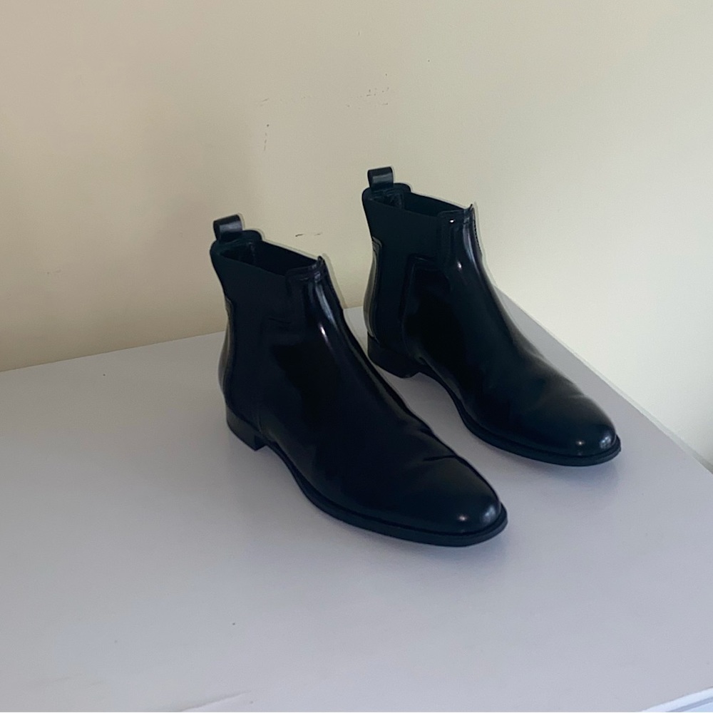 Gorgeous leather boots